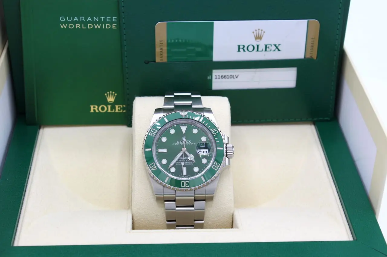 Rolex Submariner 116610LV 10/2017 LC170 Box and papers