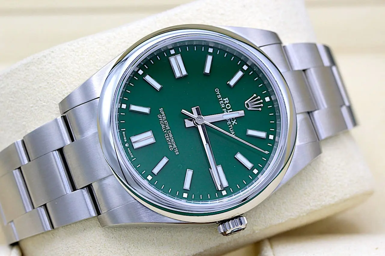 Rolex Oyster Perpetual Ref.: 124300 / Green / 4-2022 / FULL SET / NEW /