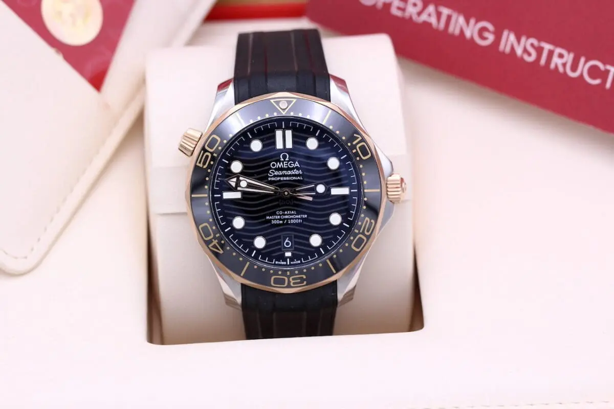 Omega Seamaster Diver 300M / Rosegold-Stahl / von 2020 / Full Set / LC100 /