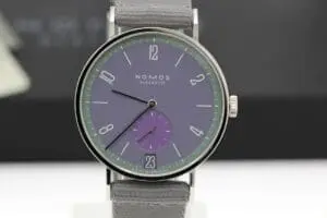 NOMOS Tangente Datum Mauvegrün – Limitierte 175-Jahre-Edition