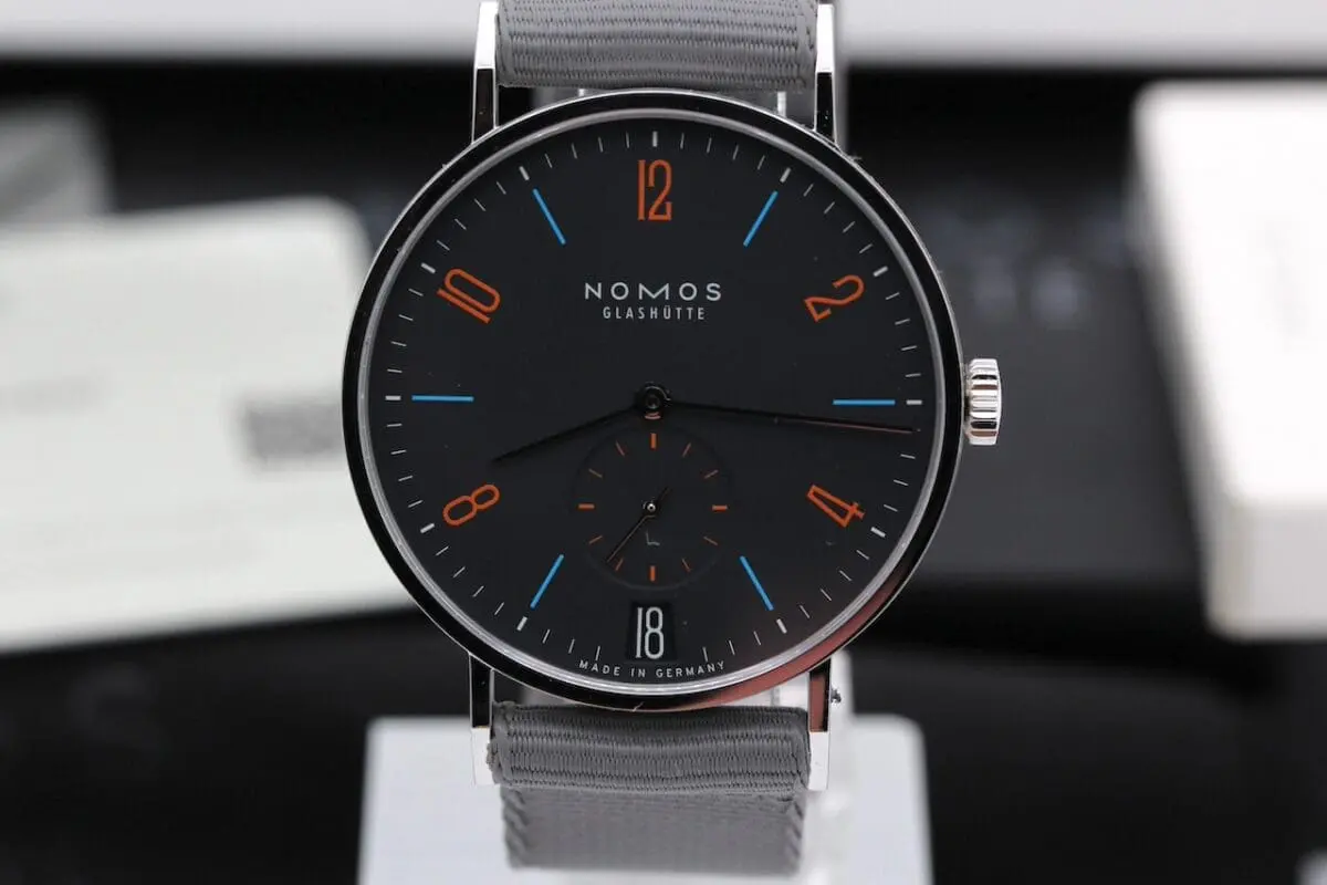 NOMOS Glashütte Tagente Datum Dunkelbunt Limitierte Auflage