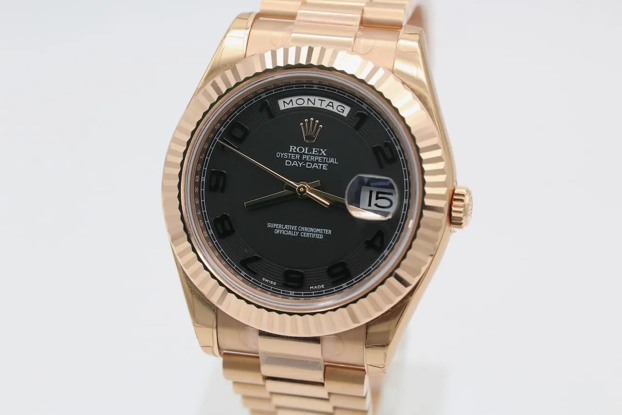 Rolex DAY-DATE II 41mm Rosé - Black Roman Dial - glued - LC100