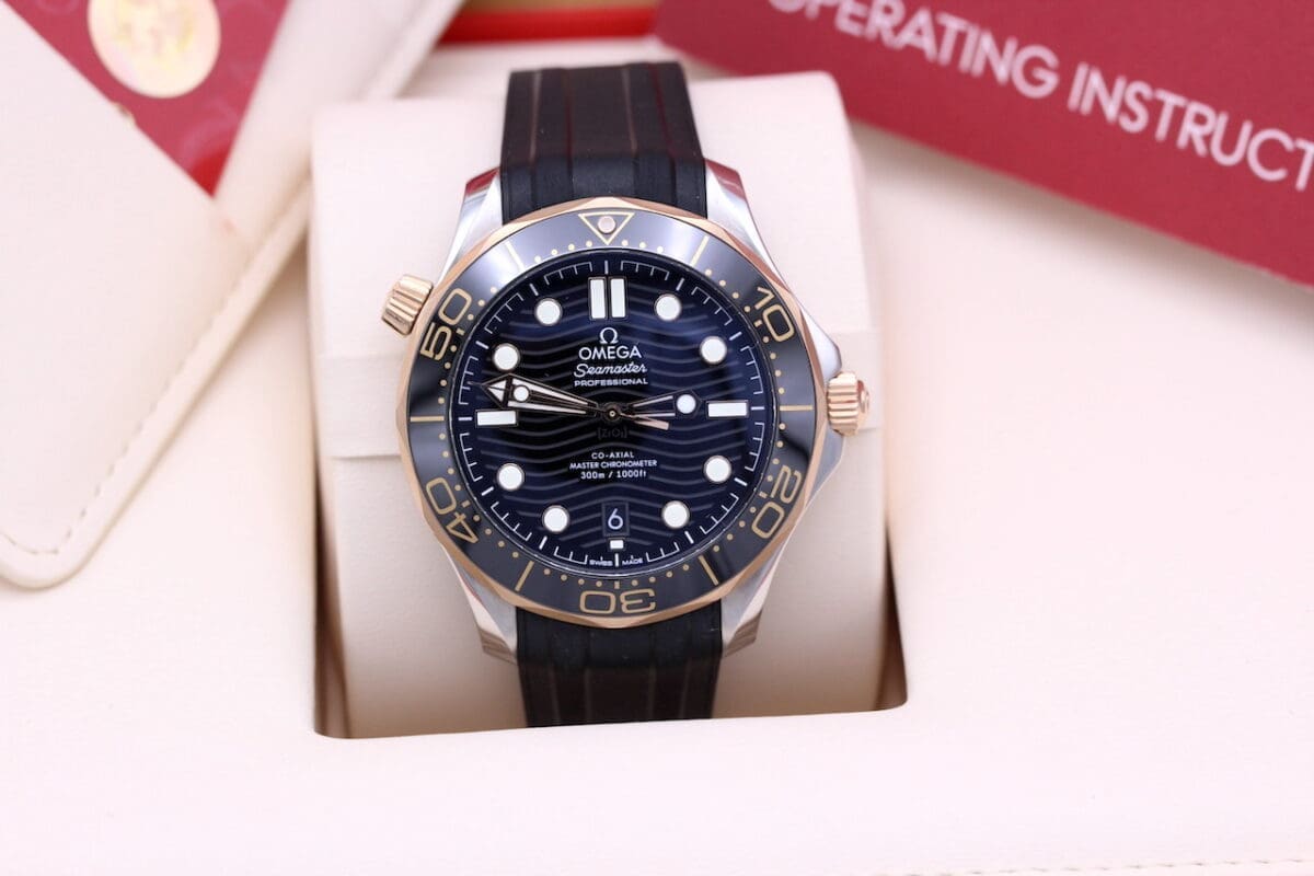 Omega Seamaster Diver 300M / Rosegold-Stahl / von 2020 / Full Set / LC100 /