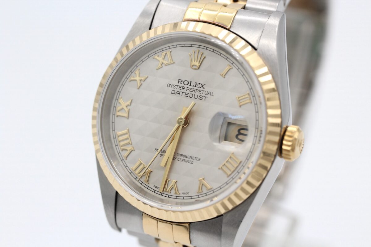 Rolex Datejust Ref.: 16233 - Pyramid Dial - Full Set - LC100